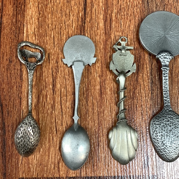 Vintage set of 8 souvenir travel pewter spoons Gish and Fort brands approx 4” - Picture 12 of 13